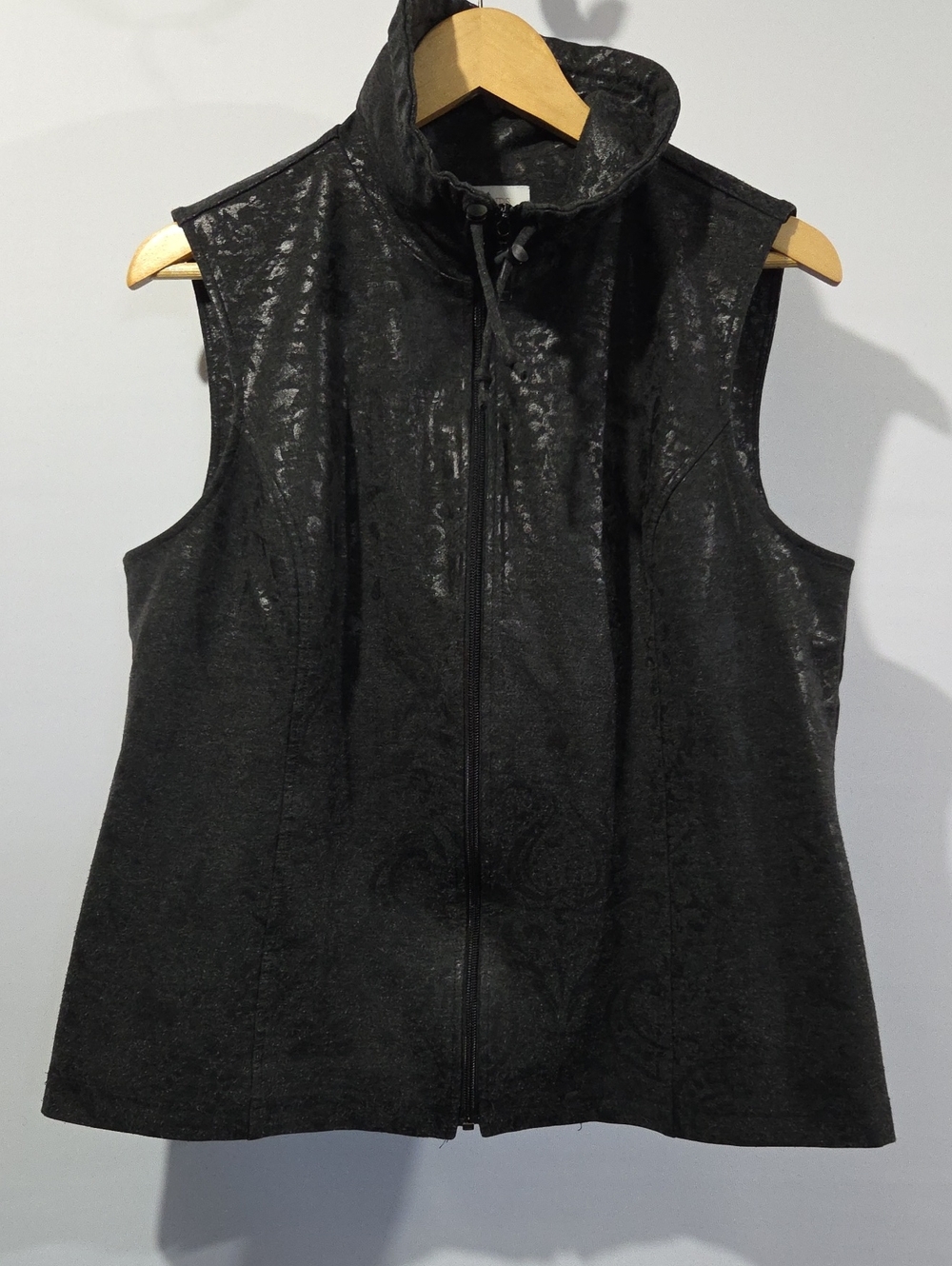 Chico's Black Textured Sleeveless Zip Vest with Stand Collar Size 2